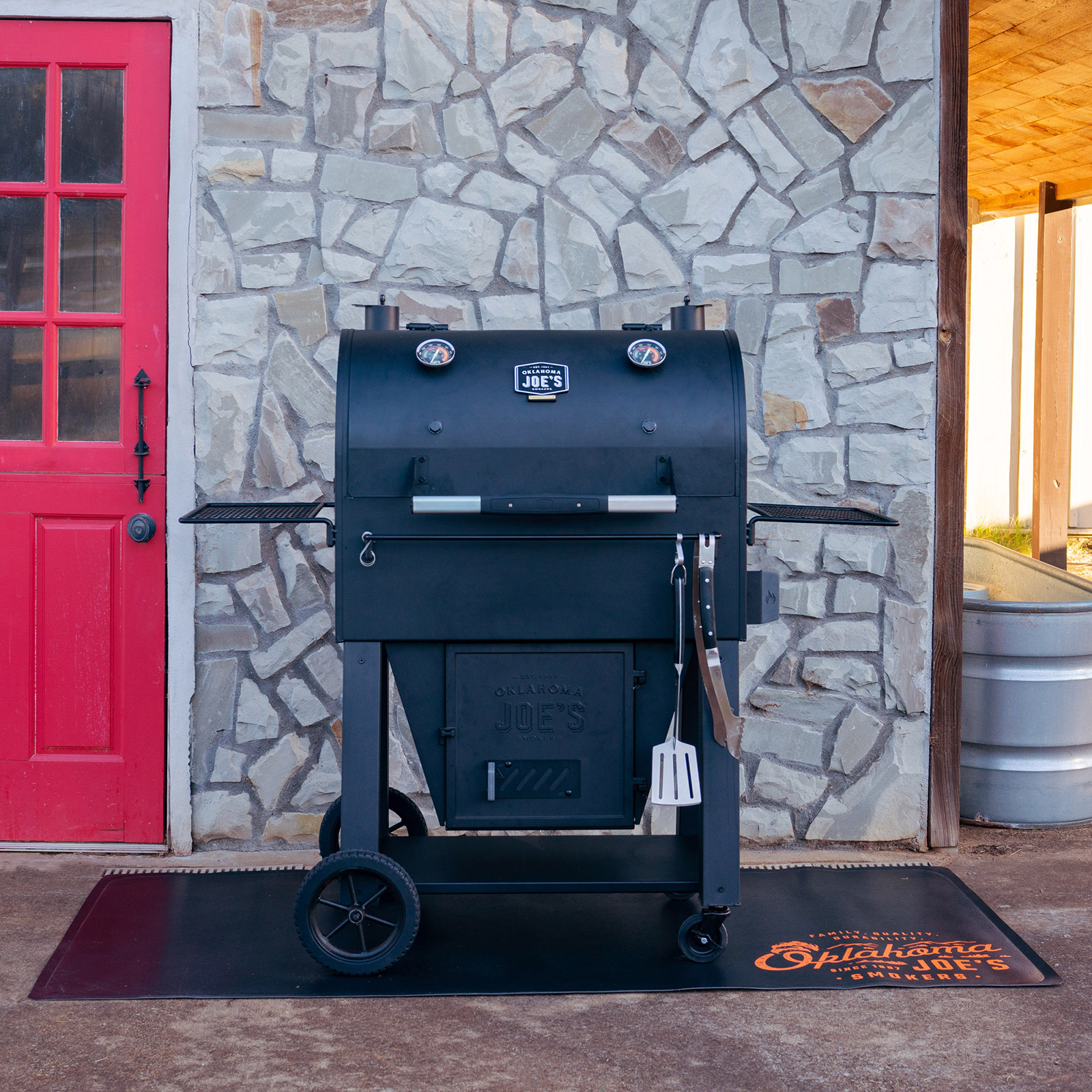 Oklahoma Joe's Marshal Centrebox Smoker