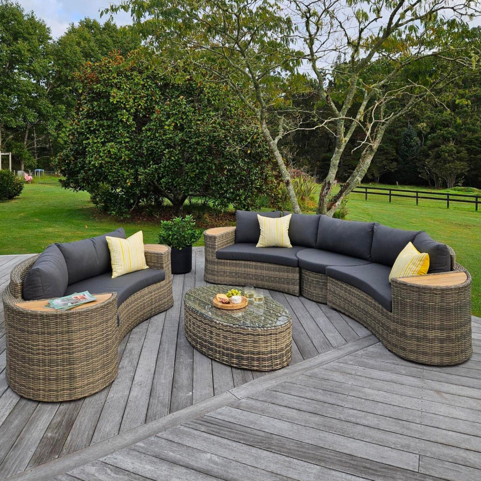 Excalibur Viera Outdoor Wicker Teak Lounge Setting